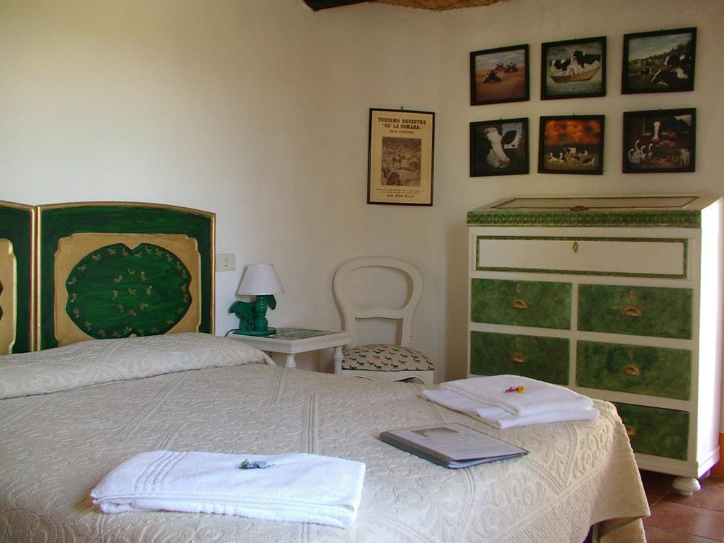Ca' La Somara Hotel San Pantaleo Phòng bức ảnh