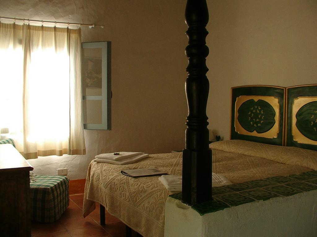 Ca' La Somara Hotel San Pantaleo Phòng bức ảnh
